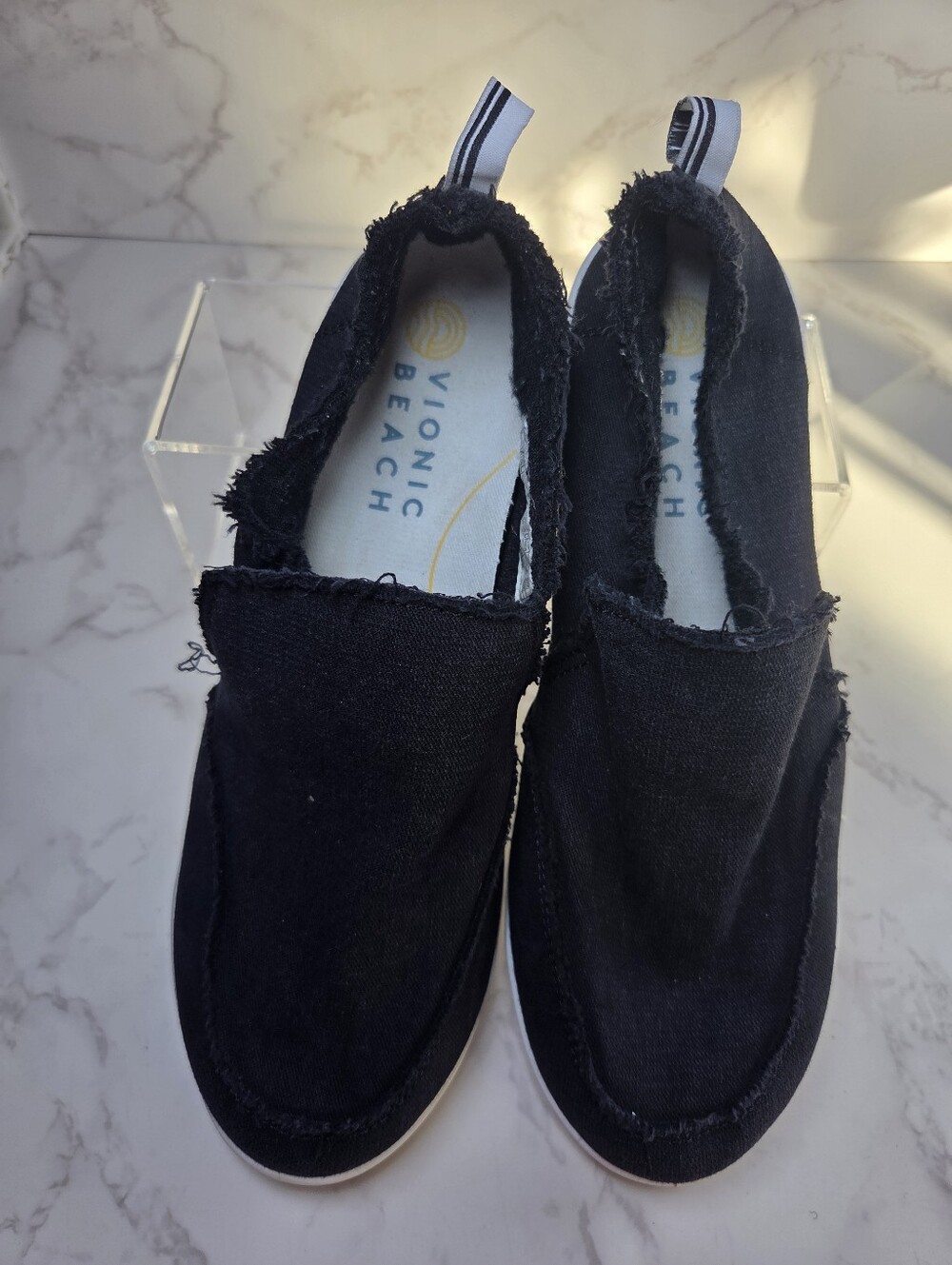 Black Vionic